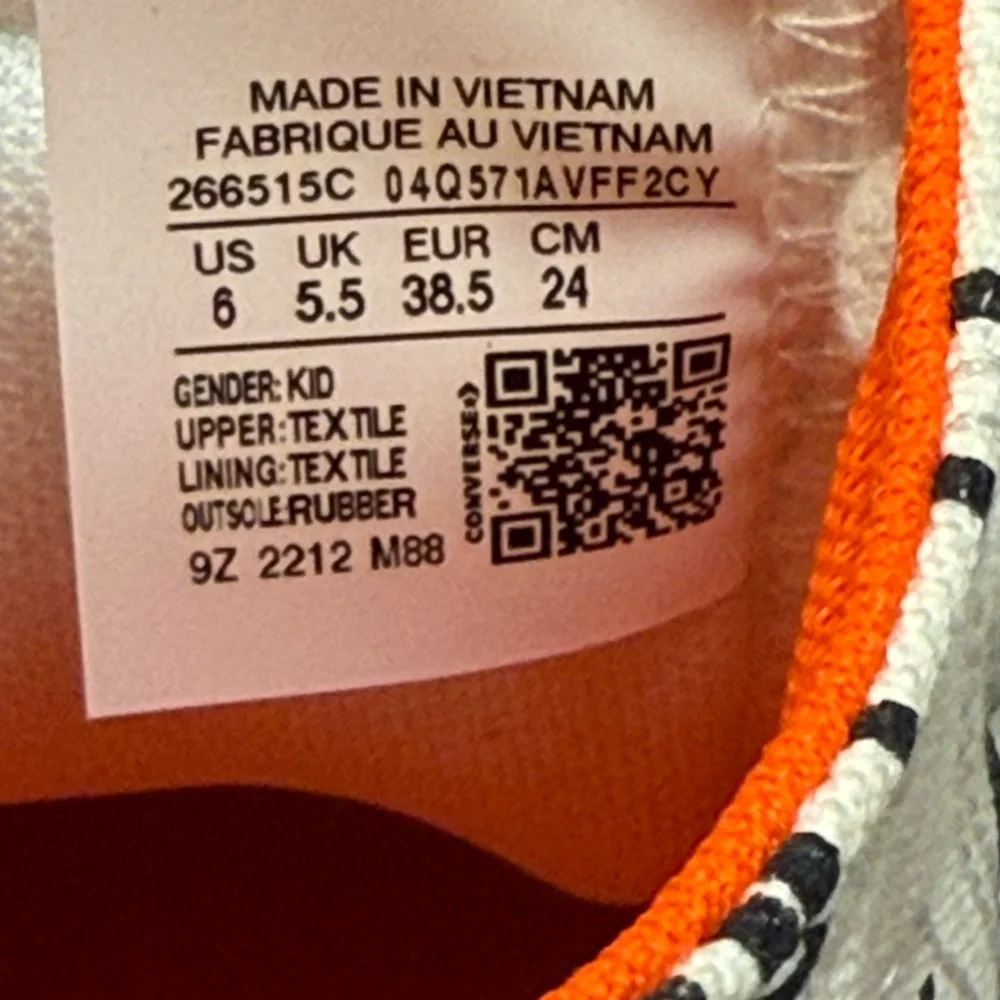 Converse White and‎ Orange Kids Sneakers 6 youth/ Womens 8